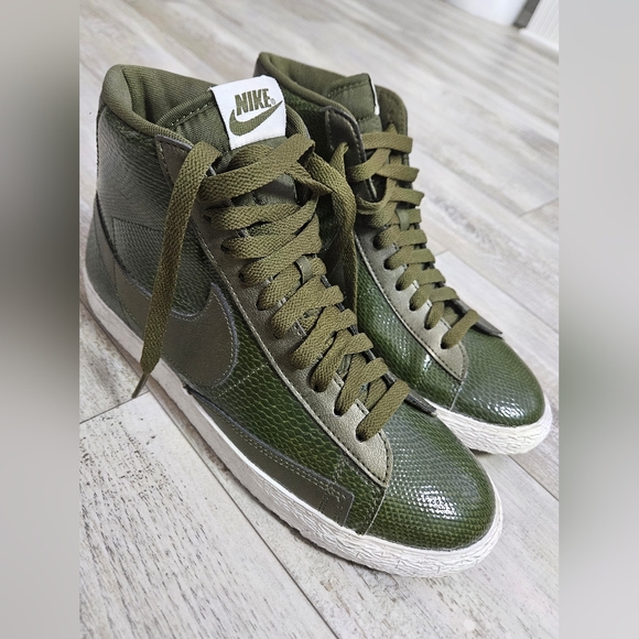 Nike SB Blazer Green Snakeskin - Picture 2 of 7